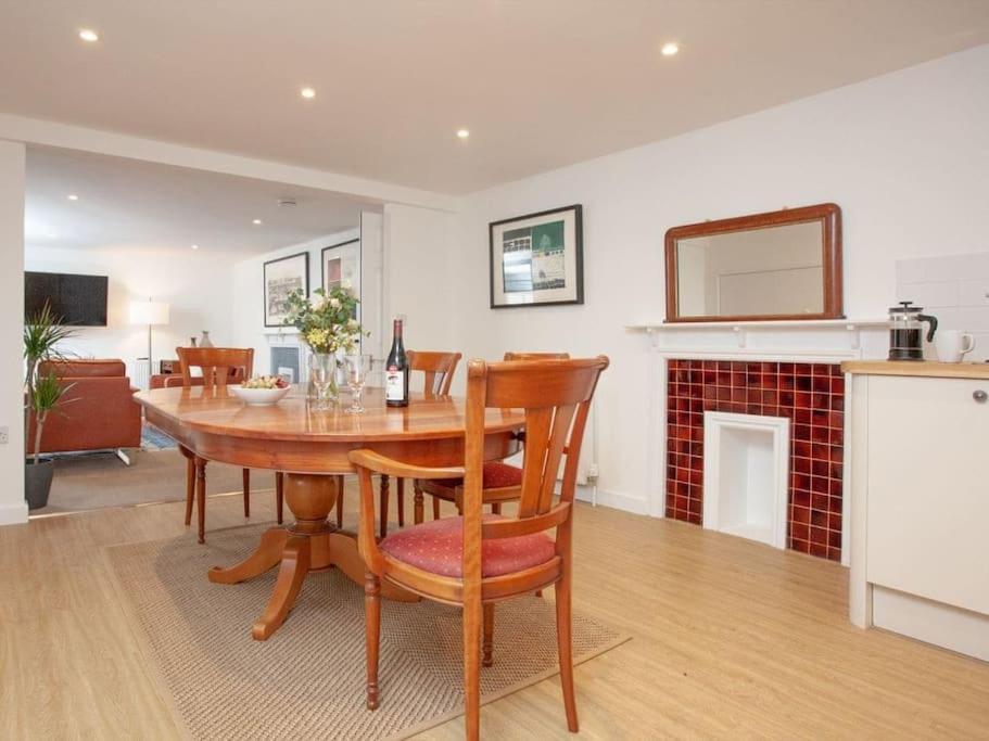1 Perfectly Located Stylish, Comfortable Apartment Sidmouth Exterior foto